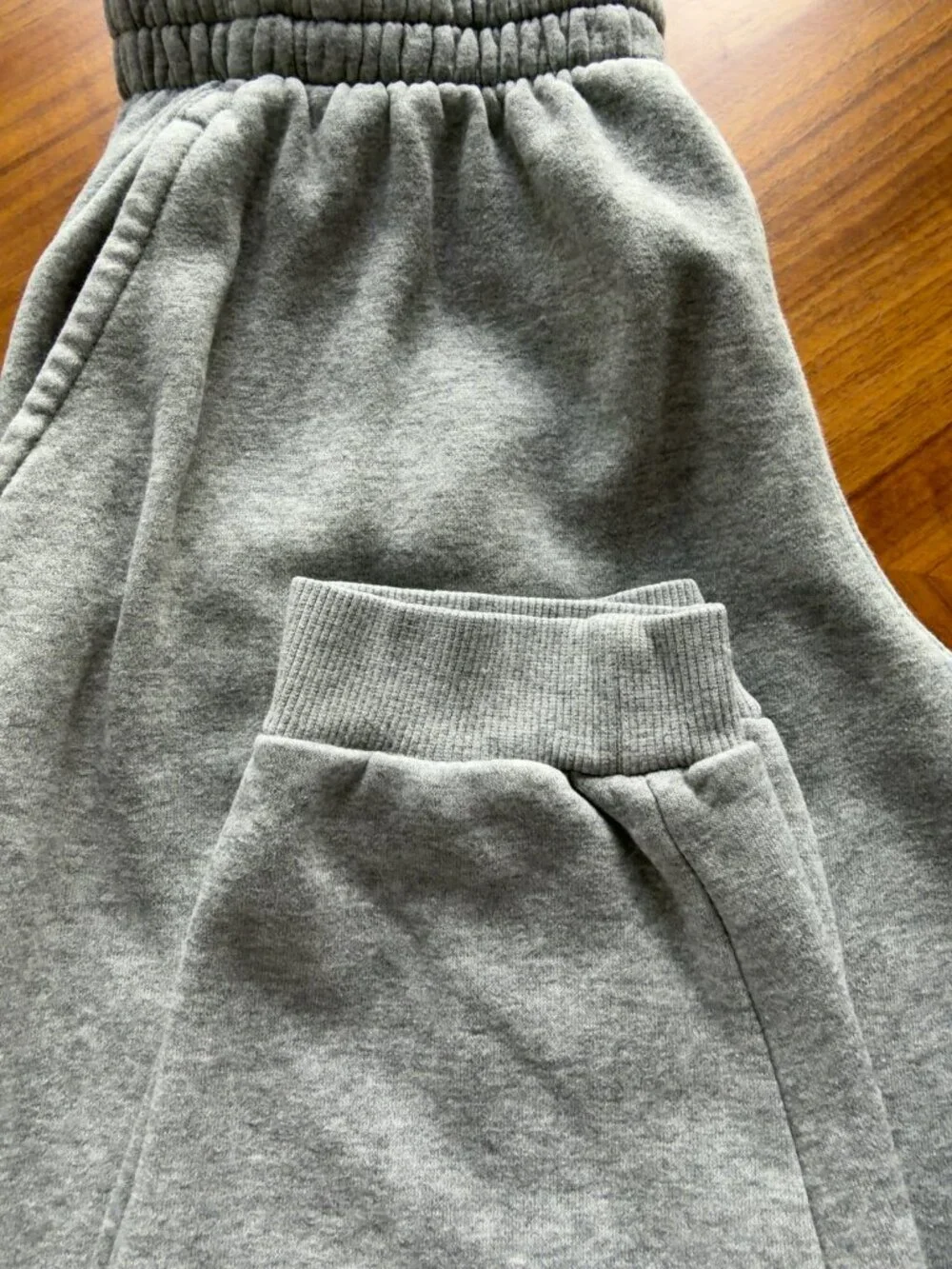 Nike Youth XL Gray Fleece Jogger Sweatpants Embroidered Logo Pockets
